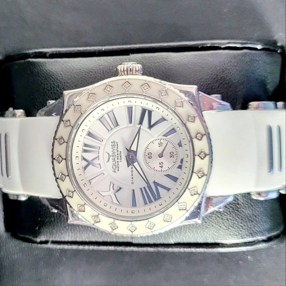 Aqua swiss watch brand new in the box